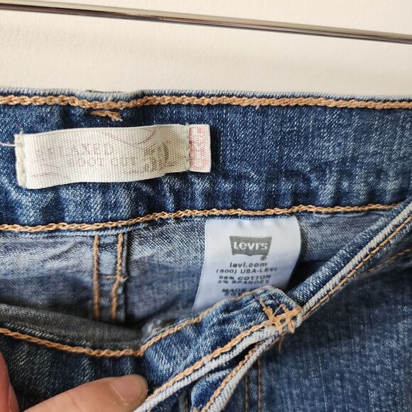 Women's Levi Strauss 550 Classic Relaxed Bootcut Denim Blue Jeans size 10M - Picture 3 of 9